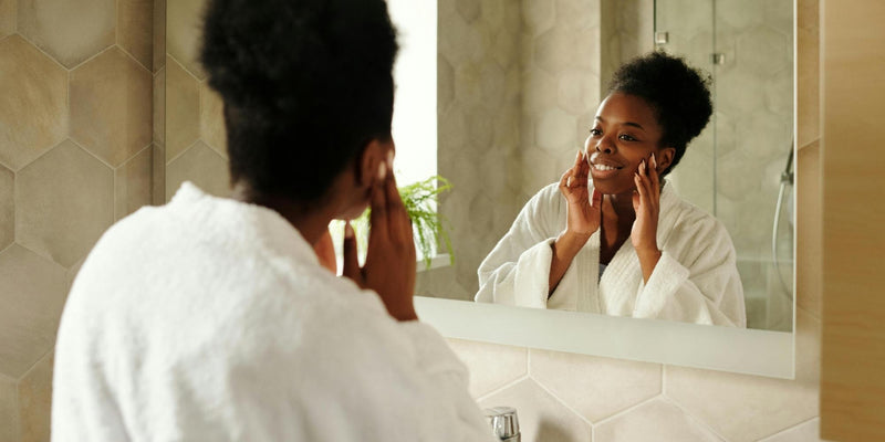 Hyperpigmentation sur peau foncée : comment atténuer vos taches brunes ?