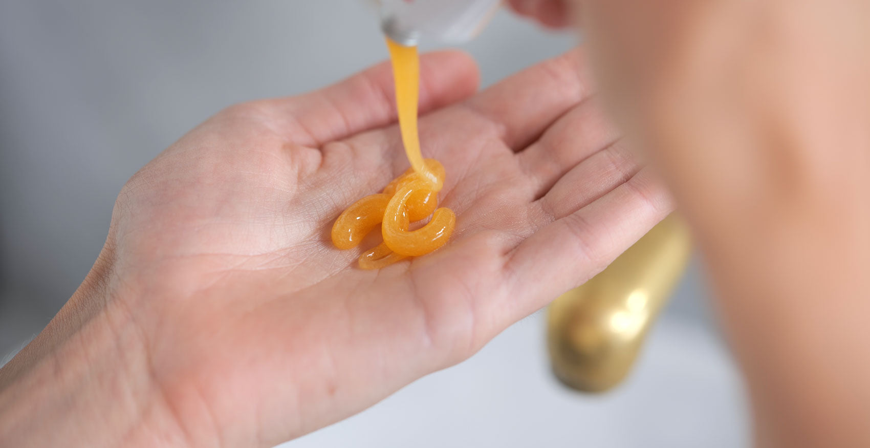 Teint terne : nos 5 meilleurs conseils pour bien exfolier sa peau !
