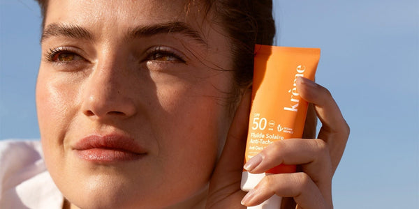 Image Maquillage et crème solaire : comment les associer sans compromis ?